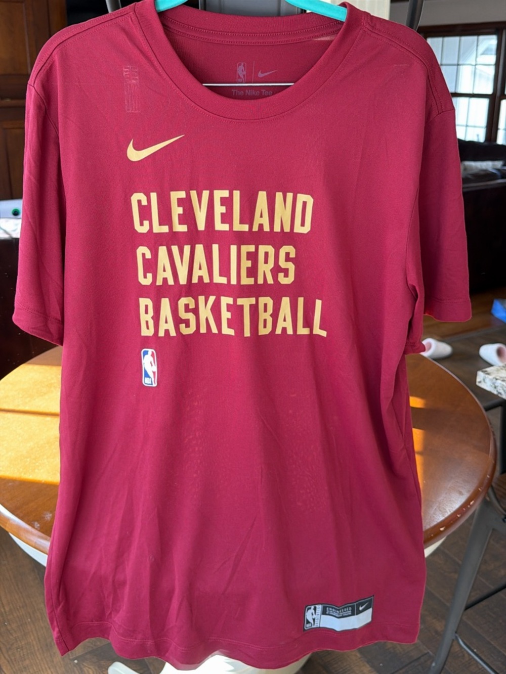 Medium Cleveland Cavaliers Basketball tshirt
